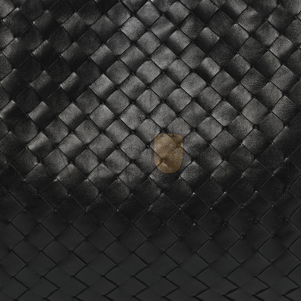 BOTTEGA VENETA NAPPA INTRECCIATO SMALL HOP BLACK (44*29*8cm) BOTTEGA VENETA NAPPA INTRECCIATO SMALL HOP BLACK (44*29*8cm)